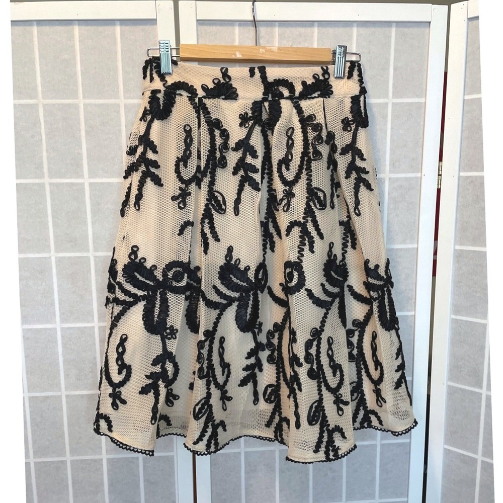Anthropologie dRA Zoanne Embroidered Tulle Skirt S Cream Midi Pockets Coquette